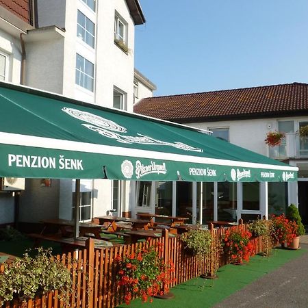 Penzion Senk Pardubice Exteriör bild
